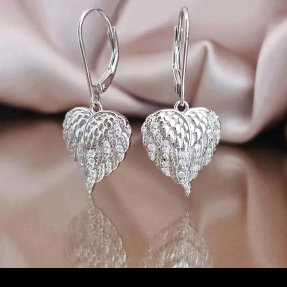 NWT Angel Wing Heart Earrings